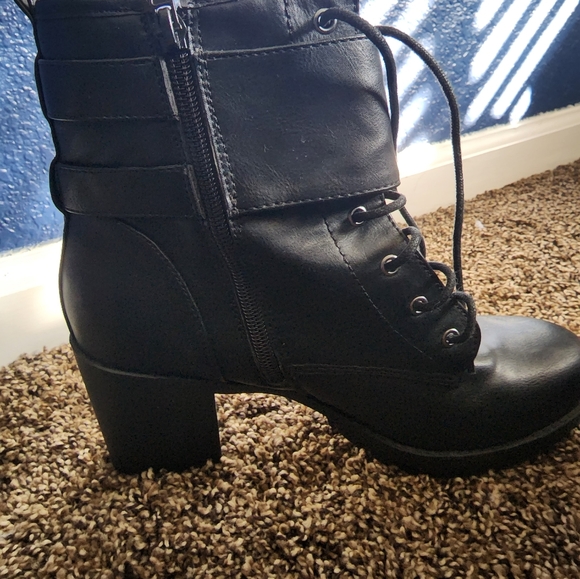 Black, short boots by Wetseal.. - Picture 2 of 4